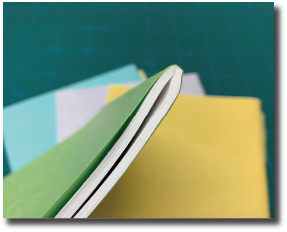 メイン画像＿製本印刷（中綴じ）